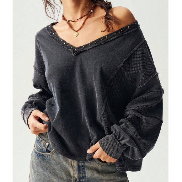 Solid V neck Studded Reverse Stitch Oversized Sweatshirt Top - Picture 4 of 5